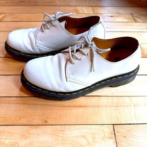 White Dr. Martens Oxfords size 8
